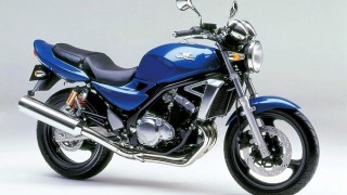 カワサキ・バリオスで飛ばしていたら急に後輪がロック。車検のない250ccのバイクゆえに油断して起きたトラブル