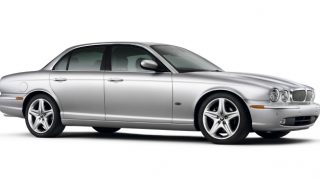 ジャガーXJ (X350 ’02-’09):オールアルミボディとエアサスペンションを採用