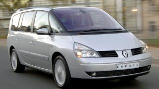 ルノー エスパス (4代目 ’02-’14):モノコックボディを採用すると共に安全装備を強化