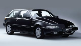ボルボ 400シリーズ (480/440/460 ’86-’96):同社初となるFF方式を採用した小型乗用車