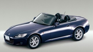 ホンダ S2000 (AP1/2 ’99-’09):高回転高出力型エンジンを搭載したFRスポーツ