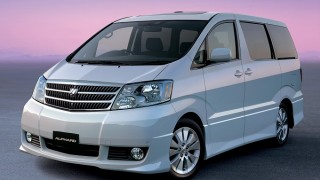 トヨタ アルファードG/V/ハイブリッド (初代 ’02-’08):エルグランドの対抗馬としてデビューし大ヒット