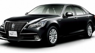 トヨタ 新型クラウン/ハイブリッド値引き2018年5月-納期/実燃費/価格の評価