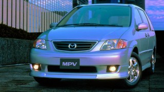 マツダ MPV (2代目 LW ’99-’06):スライドドアのFFにパッケージングを一新