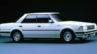 トヨタ クラウン (7代目 S12 ’83-’87):スタイリングを洗練し国産車初のMSC車を追加設定