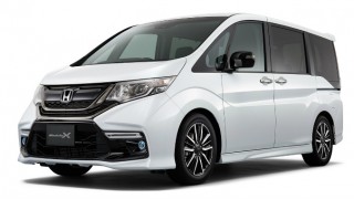 ホンダ 新型ステップワゴン/スパーダ値引き2017年6月-納期/実燃費/価格の評価