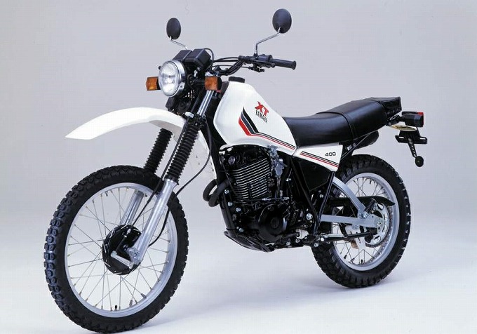 画像出典：motorcyclespecs.co.za ヤマハXT400