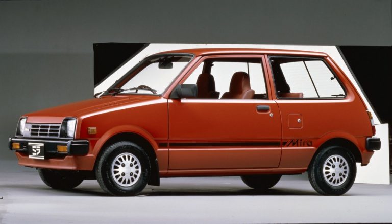 Daihatsu mira l55