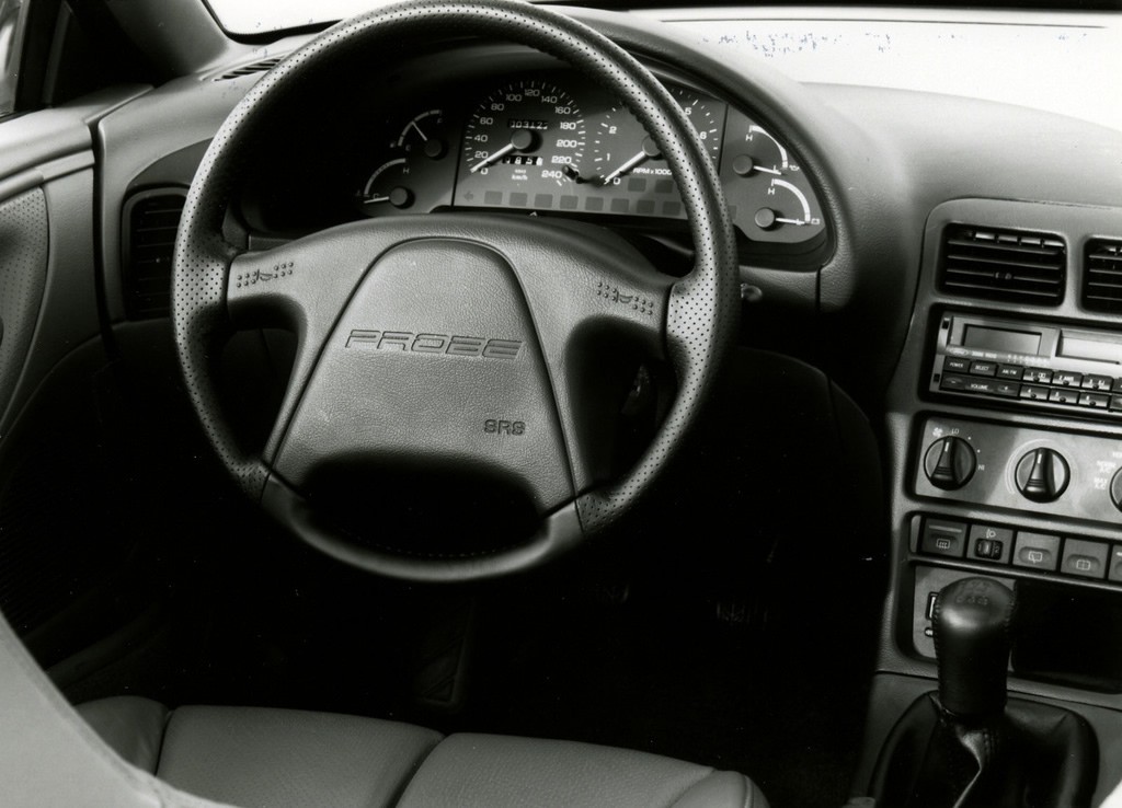 フォード プローブ 2代目 1992 1997 先代に引き続きマツダとの共同プロジェクトにより誕生 ビークルズ