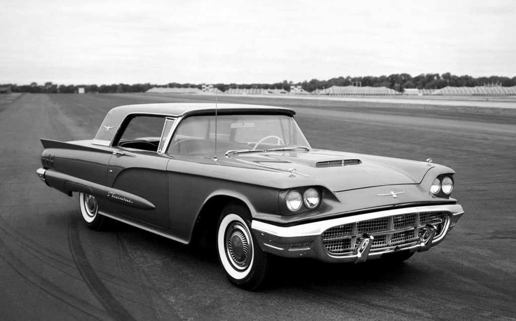 フォード サンダーバード (2代目 1958-1960)：モノコックボディ採用 