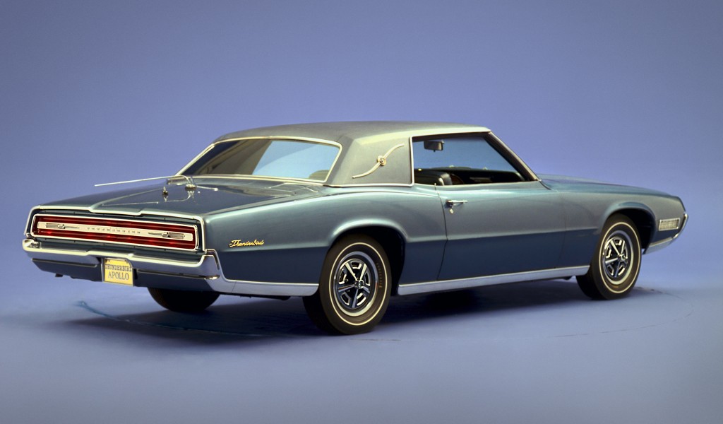 フォード サンダーバード 5代目 1967 1971 斬新なスタイリングを取り入れ より高級路線に ビークルズ