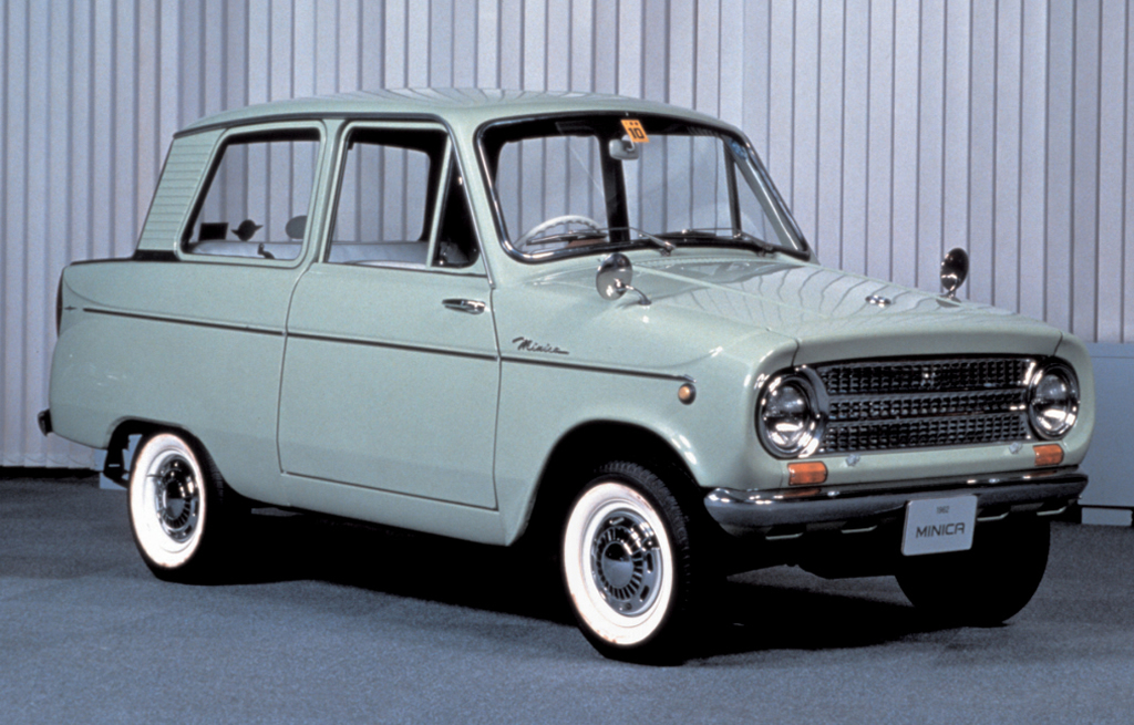 三菱 ミニカ (初代 1962-1969)：三菱360をベースに開発された同社初の軽乗用車 [LA20/21/23]