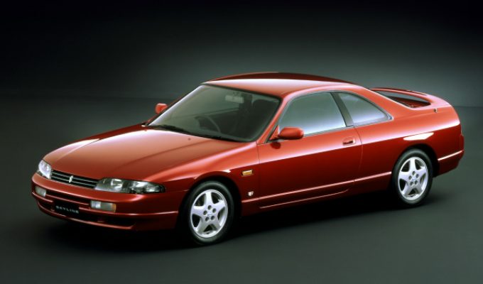 日産 スカイライン (9代目 R33 1993-1998):先代から再びボディを拡大し全車3ナンバーサイズに