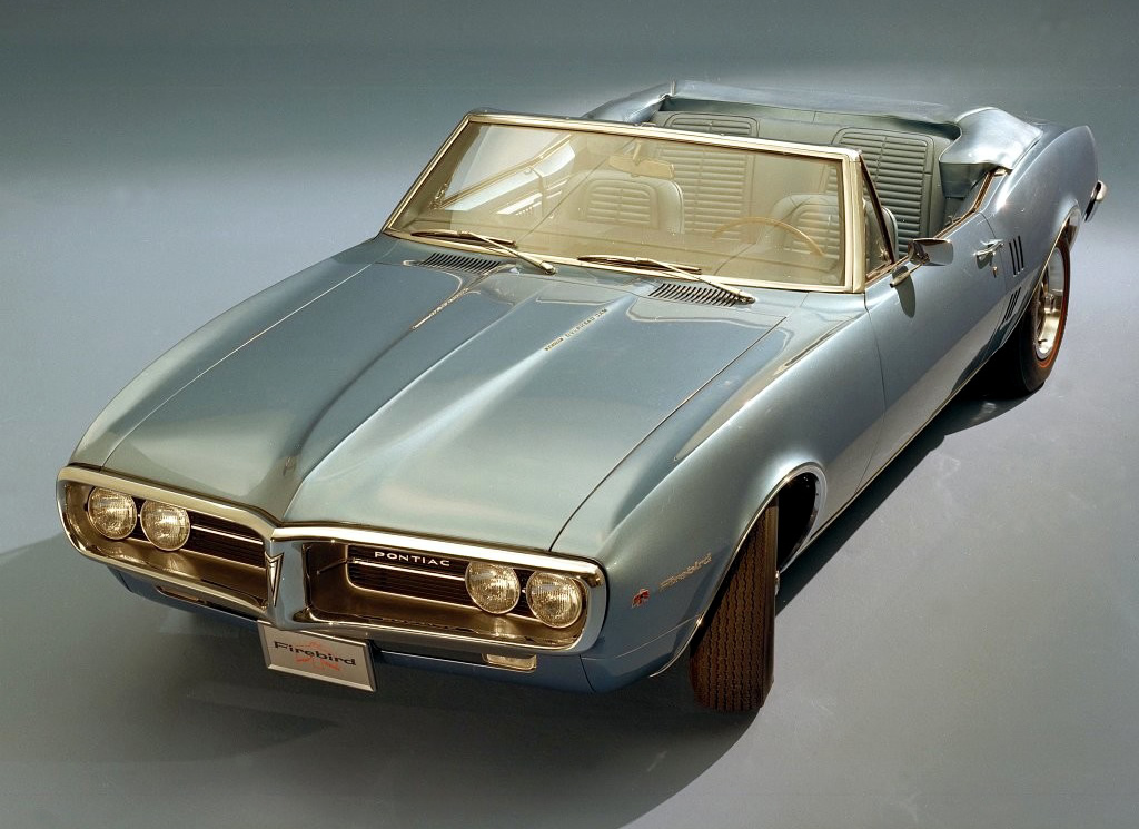 ポンティアック ファイヤーバード (初代 1967-1969)：フォード 