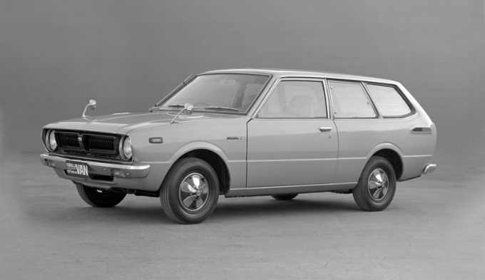 トヨタ カローラ (3代目 1974-1979)：大衆車として広く愛されたカローラ30(さんまる) | ビークルズ