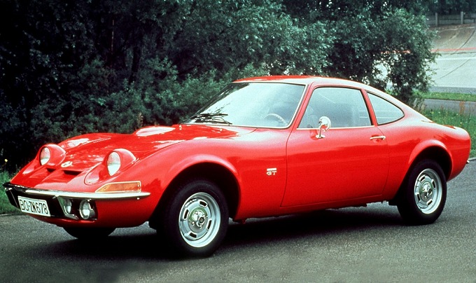 オペル GT 1968-73 (出典:autoevolution.com)