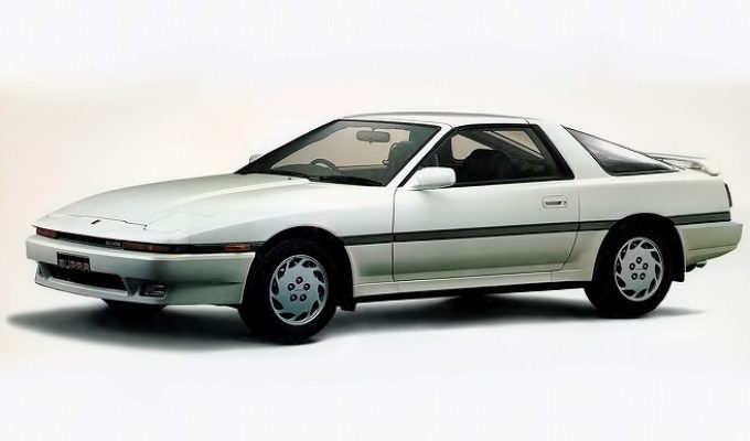トヨタ スープラ (初代 A70 1986-1993):セリカXXの後を継ぎ、更なる高性能を追求