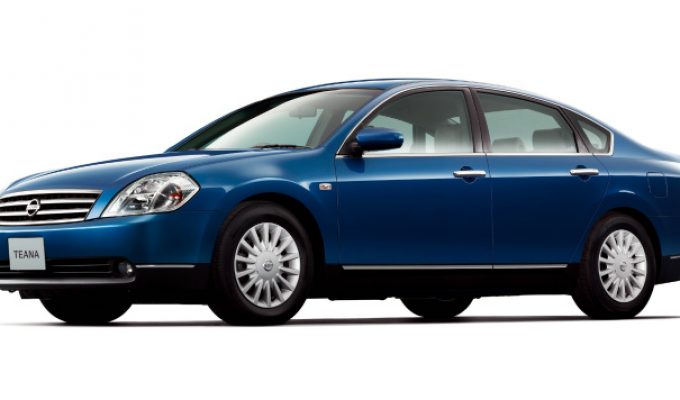 日産 ティアナ (初代 J31 2003-2008):モダンリビングのようなインテリアの新感覚セダン