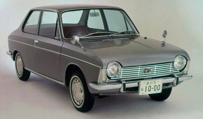 スバル1000 (1966-1969):画期的だった水平対向エンジン縦置きのFFセダン