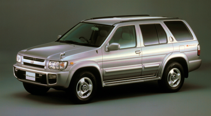 日産 テラノ (2代目 R50 1995-2002)：全車3ナンバーサイズとなり駆動 