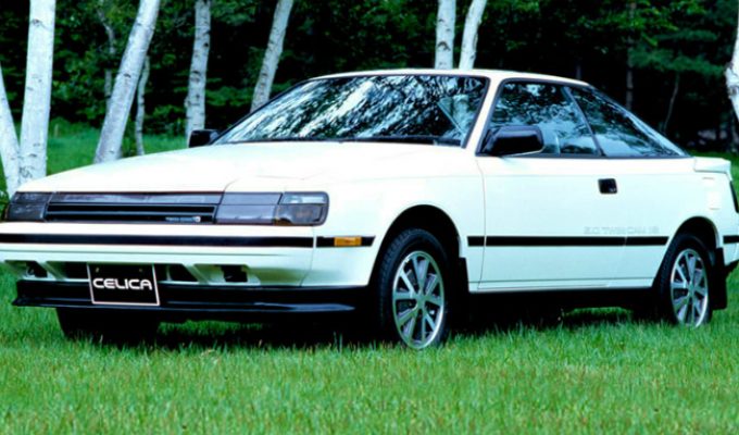 トヨタ セリカ (4代目 T160 1985-1989):FRからFFへの転換。4WDも追加