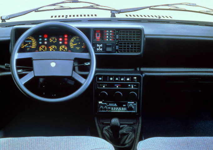 ランチア プリズマ4WD 1986